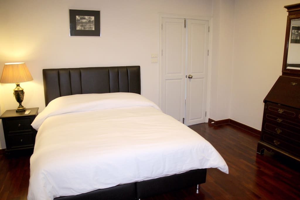 Second bedroom - Queen bed