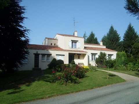 Independent accommodation, close to Puy du Fou.