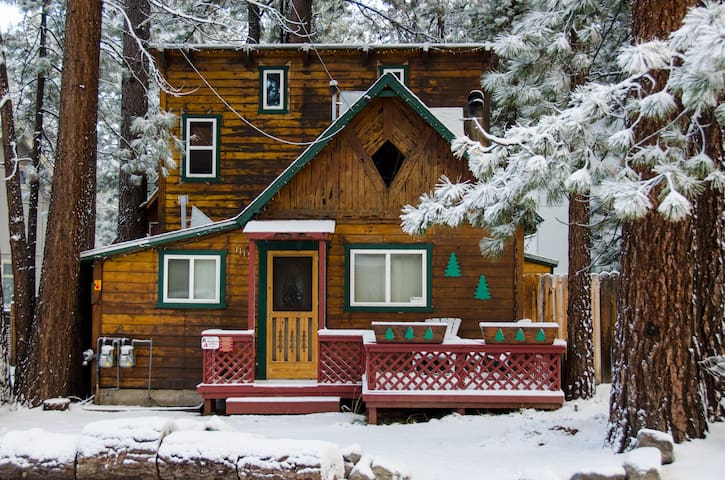 Classic Tahoe Charm Great Location Dog Friendly Cabins For