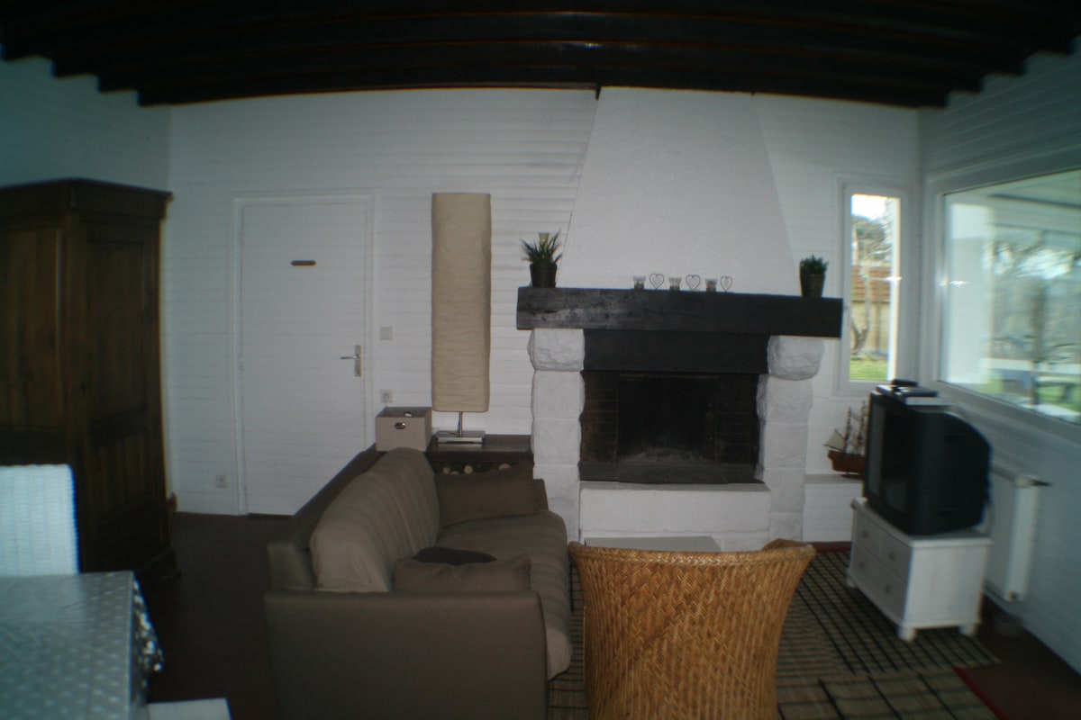 Top Airbnb: Villa with Heated Pool, Beach 300 m Away • Port-Haliguen in Quiberon