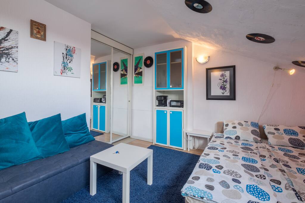 You have storage space and a kitchenette. Super big wardrobe behind the mirrors!