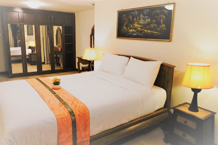 202 سرير ملكة