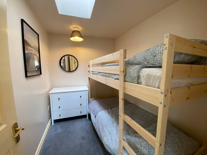 Zimmer mit Etagenbett (Rock House)
