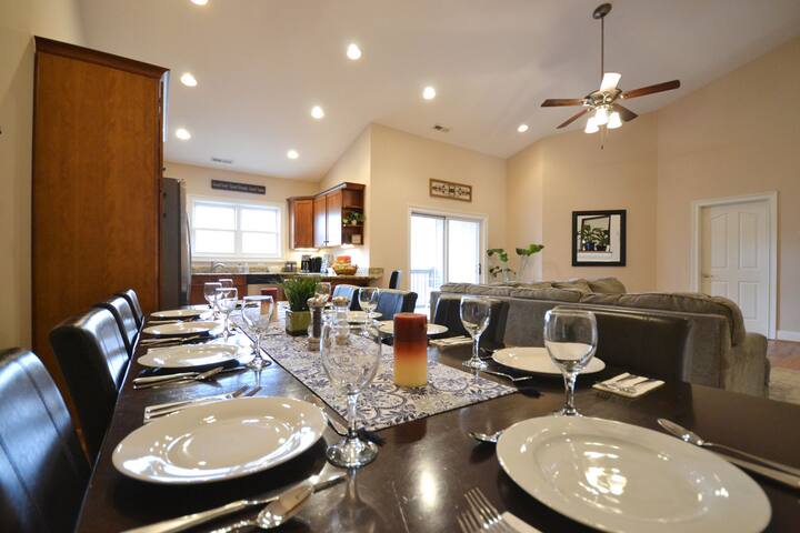 Luxury Mountain Home near Biltmore & Breweries gallery image 3