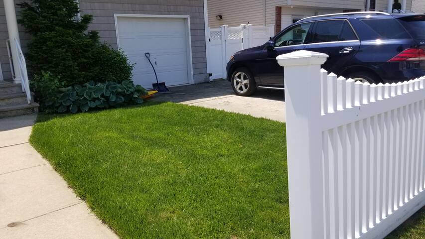 Large Private Bedroom in Baldwin Near Ocean
