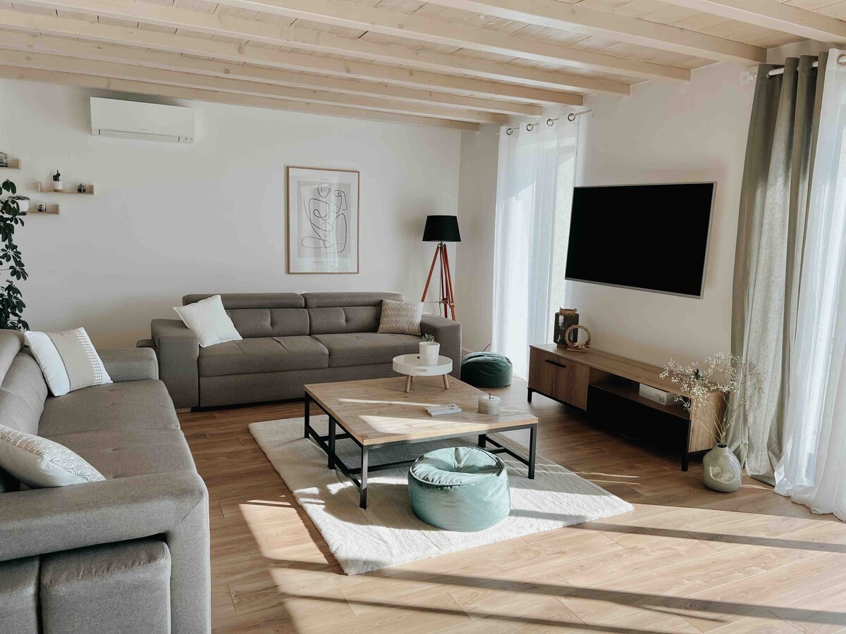 Propriété Airbnb réussie: Renovated barn overlooking the Lot Valley à Lot Et Garonne