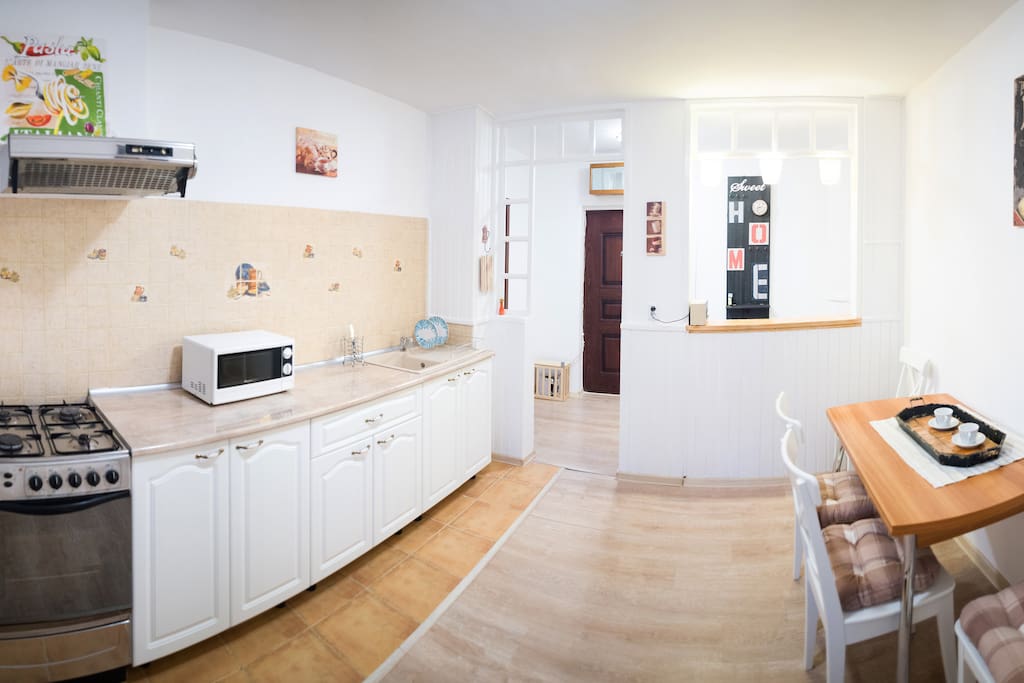 dining/kitchen