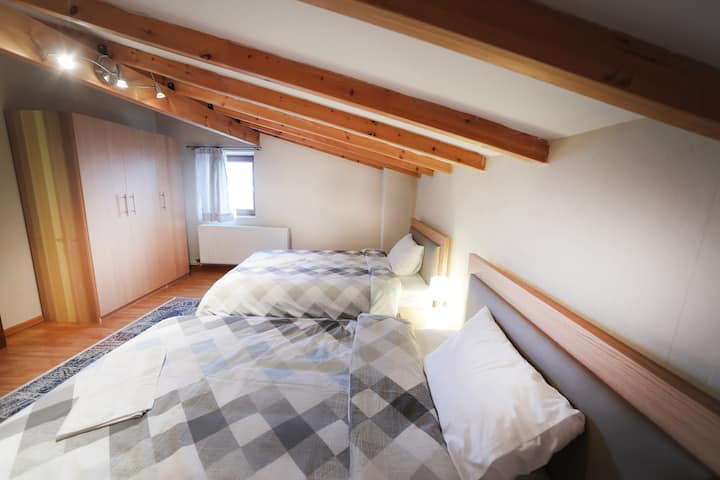 BEDROOM 1