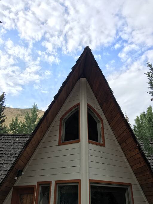 Bedroom #A is on top (with the curved windows).