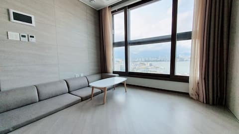 During the discount event, the neat new ocean view Lakeview. The location is the best family accommodation.