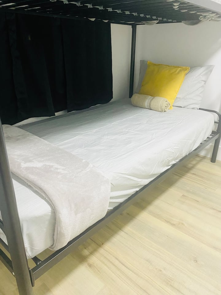 Spavaća soba br. 2 - bračni kreveti na kat