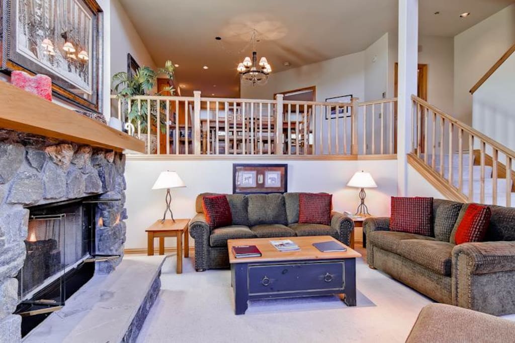 Couch,Furniture,Fireplace,Hearth,Bedroom
