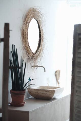 Sfeervol strandhuis in groene omgeving gallery image 2