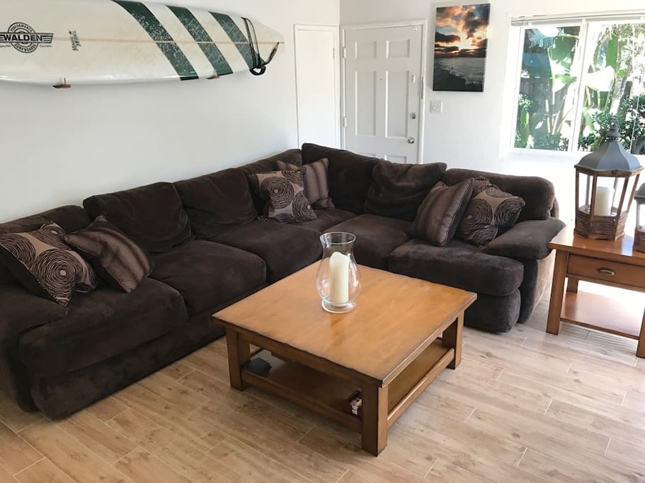 A sofa that sits 6+!
