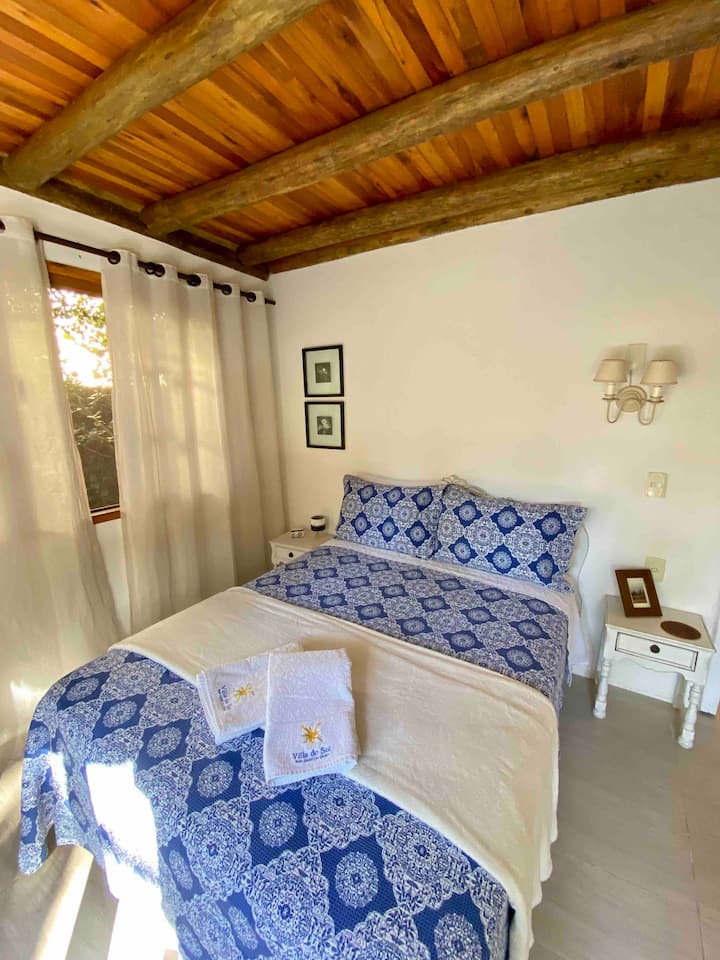 Rez-de-chaussée avec chambre 