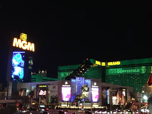 MGM Signature 2BR2BA PH Strip view No Resort Fee gallery image 2