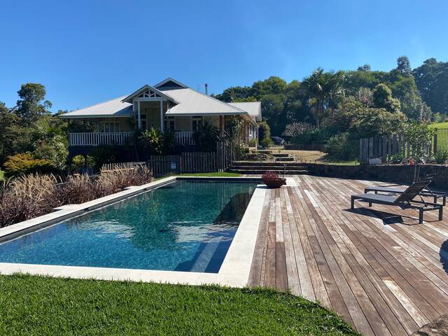 Hector’s House in the Byron Bay hills gallery image 2