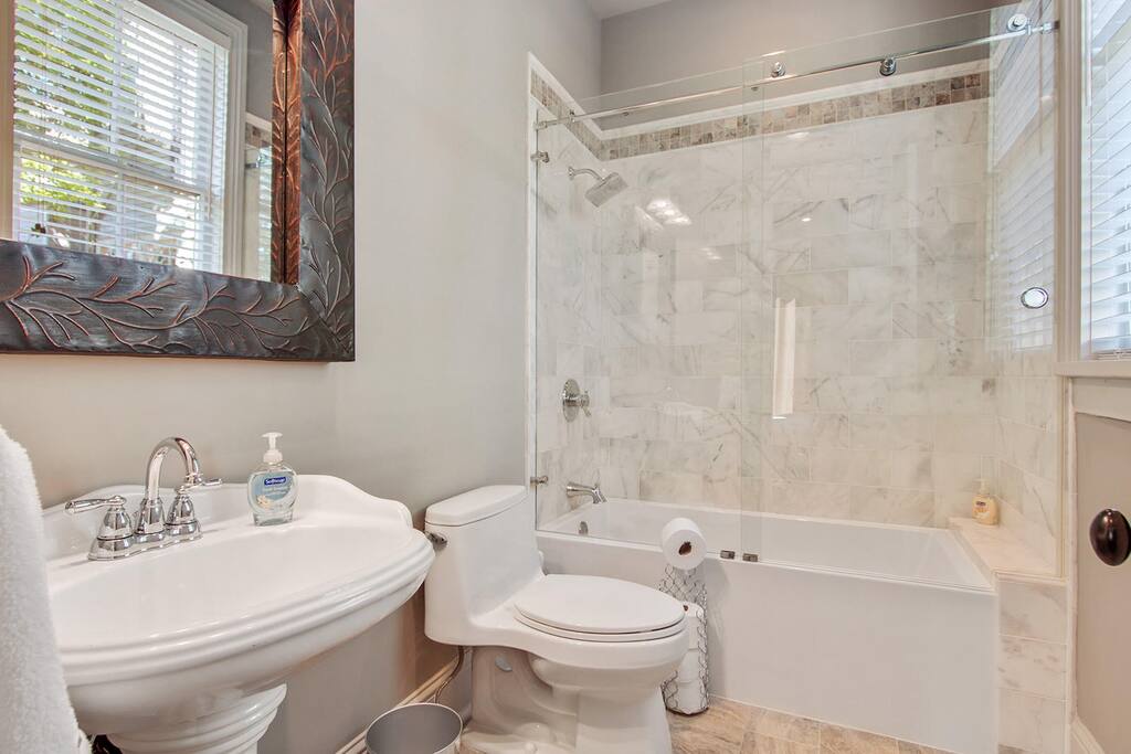 Marble Bath with Soaking Tub