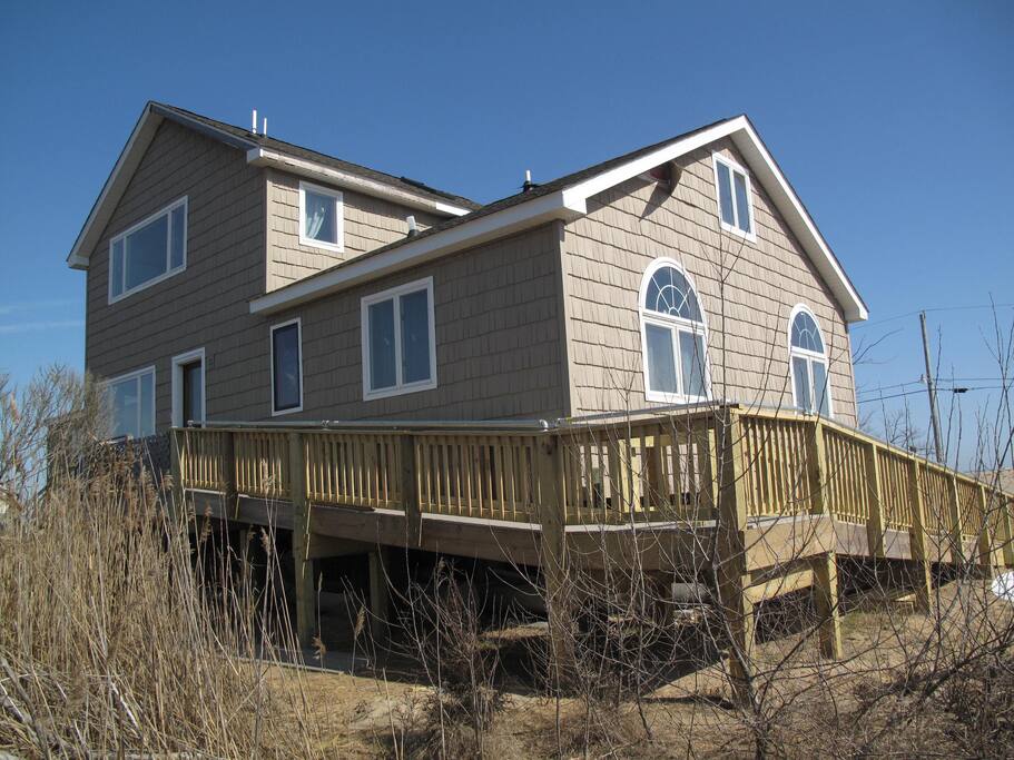 Back of the house with ramp.