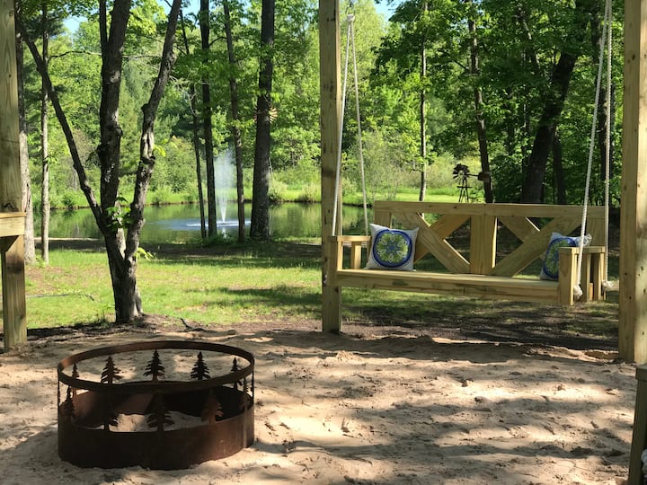 Pine Creek Cove Cabin Houses for Rent in Wellston, Michigan, United