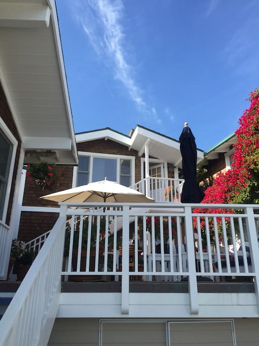 A comfortable hide-away only 12 minutes from Santa Monica.