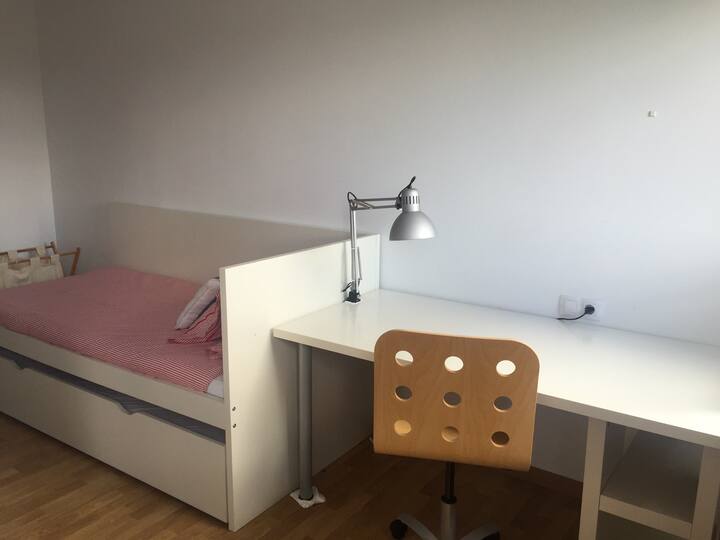 Ბავშვთა საძინებელი, სასწავლო სივრცე. პირველი სართული 