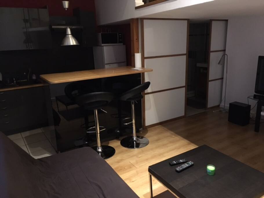 Salon - Cuisine / Living room - Kitchen
