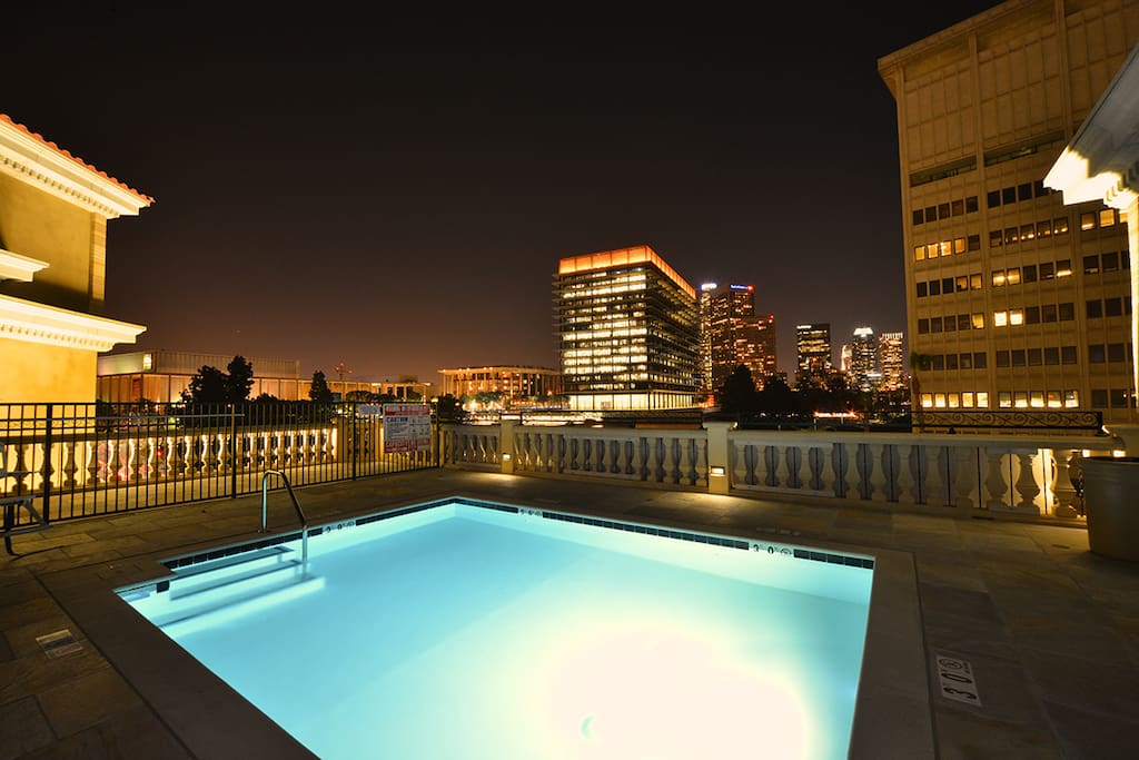 Roof top pool