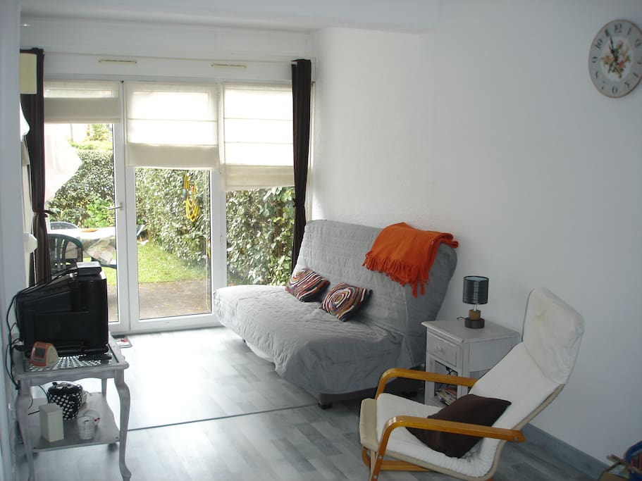 Sala con Sofa convertible en Sofa-Cama