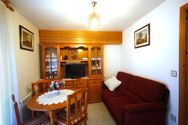 Apartment in Laspuña 2 places.