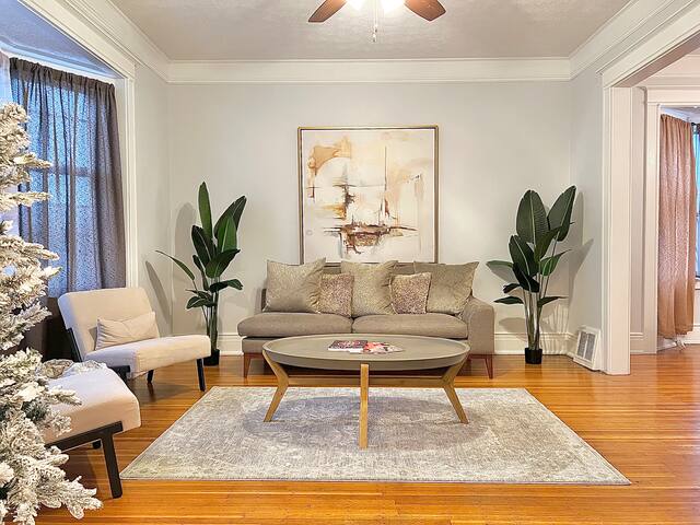 4-Bedroom Townhouse Centrally Located gallery image 4