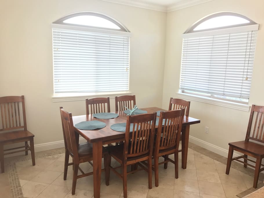 dining table with leaf and 8 chairs