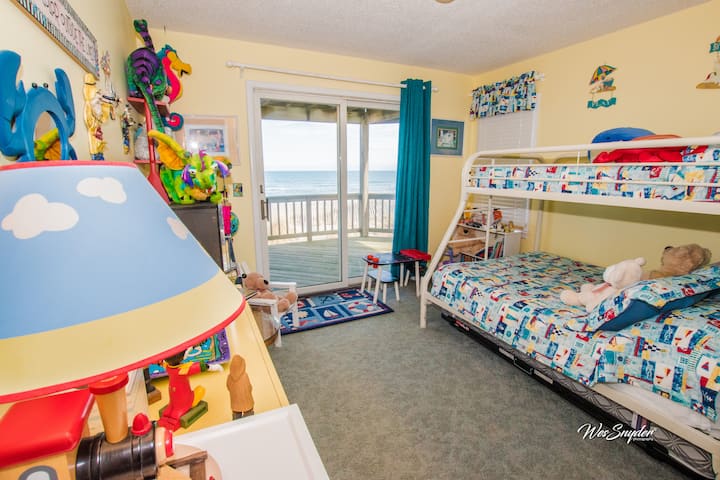 ห้องนอนเด็กริมทะเล