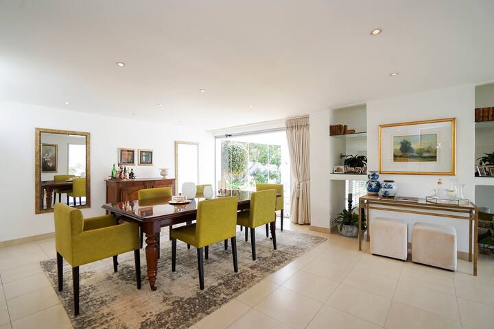 Secure Upmarket House with Great Views gallery image 4