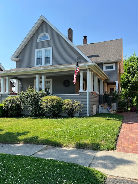 Charming Large Entire Home Spacious 3 Bed 2.5 Bath