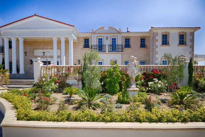 MALIBU PRESIDENTIAL gallery image 3