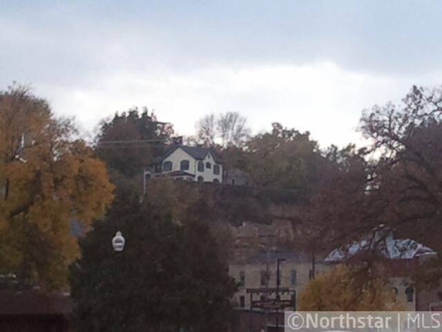 GRANDVIEW COTTAGE-BEST VIEW IN STILLWATER gallery image 4