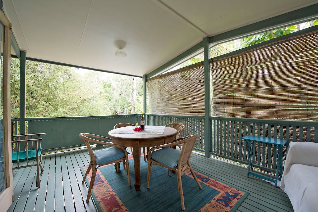 Verandah dining and BBQ