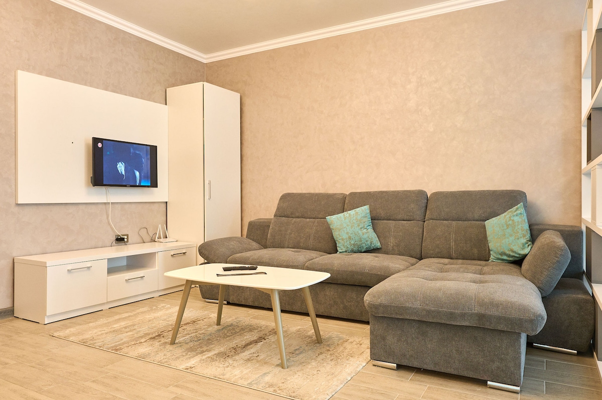 Aqua Vista MoonStar Alezzi - Spa & Pool Beach Resort — Apartment — vacation rental at Alezzi Beach Resort, Mamaia Nord, Constanța, Romania — property photo 3 | Aqua Vista Rentals
