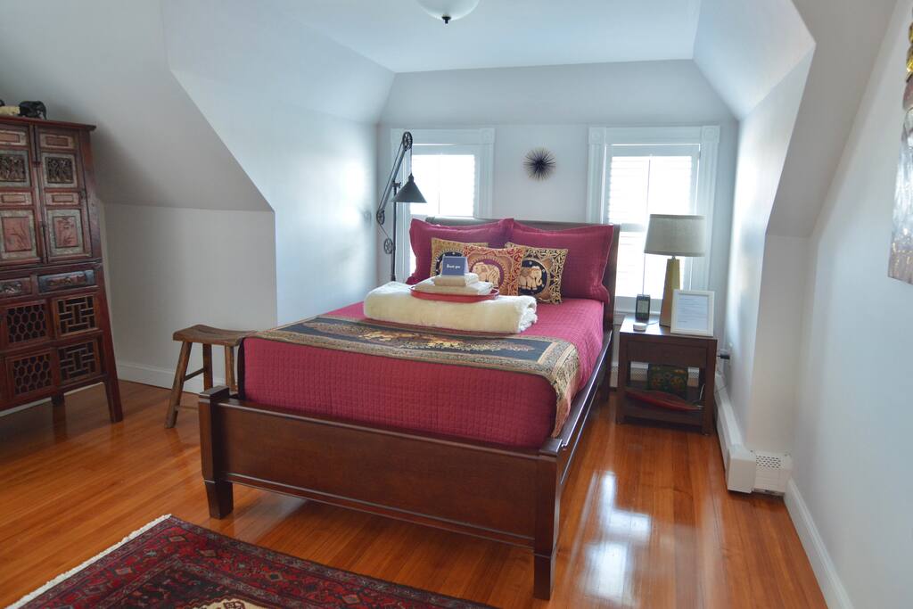 Full Size Bedroom