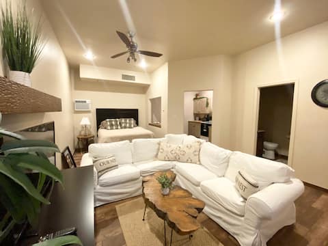 Nestled in Catalina Mountains with Amazing Views