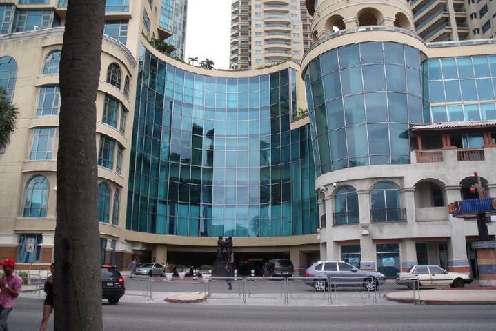 Apartamento en el Malecón Center - Apartamentos en ...