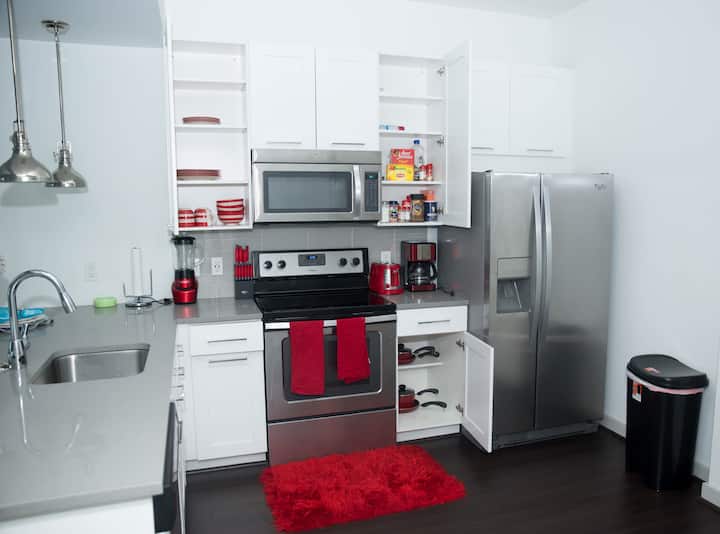 BUCKHEAD PENTHOUSE Luxurious Highrise with Balcony