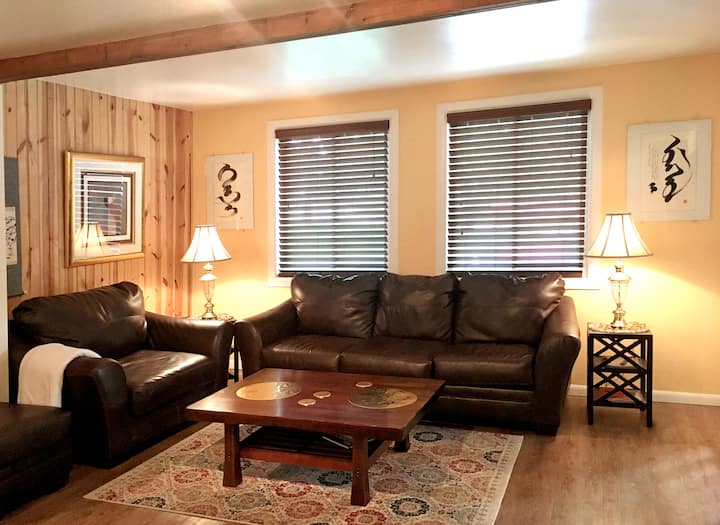 Dakota's Como Cottage - Lake Geneva, WI