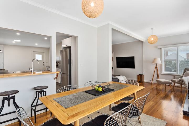 Renovated, ‘Stylish and Chic’ gallery image 2