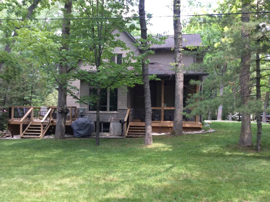 Grand Bend Southcott Pines 4 bedroom Cabins for Rent in Lambton