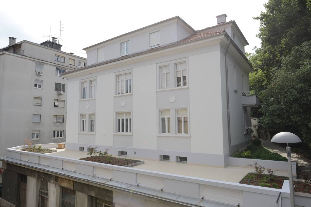 Front side view of the Lobagola B&B and Lobagola tours premises, 150 m2 terrace surrounding the building.