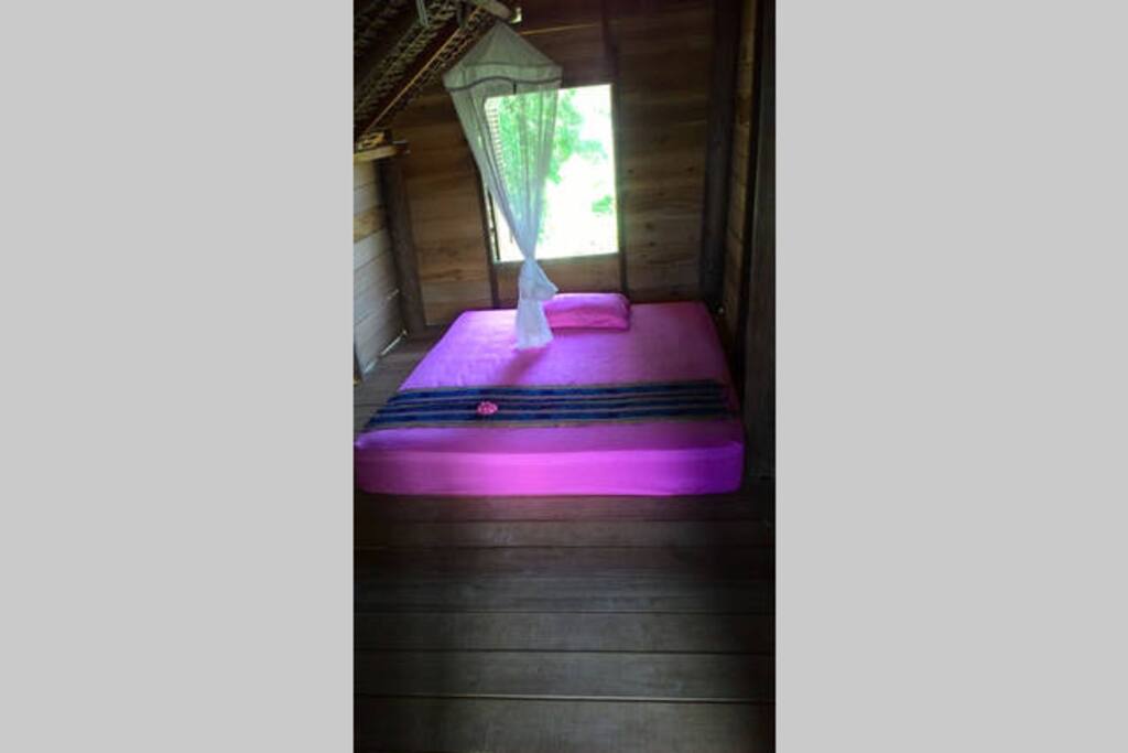 Kingsize bedroom