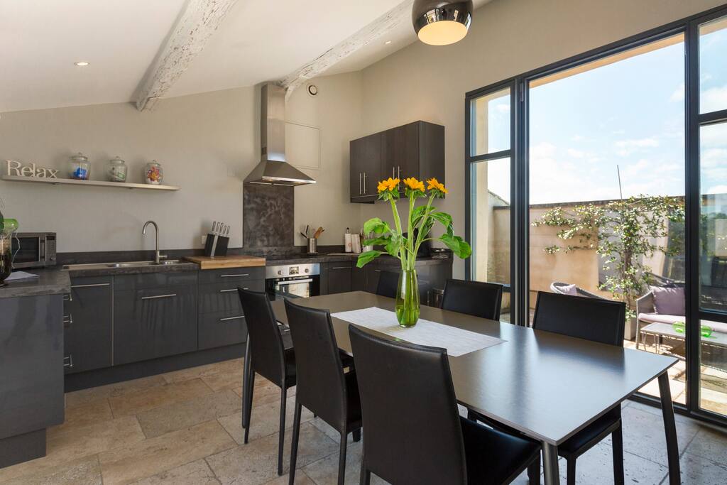 Kitchen - top floor - terrace either side