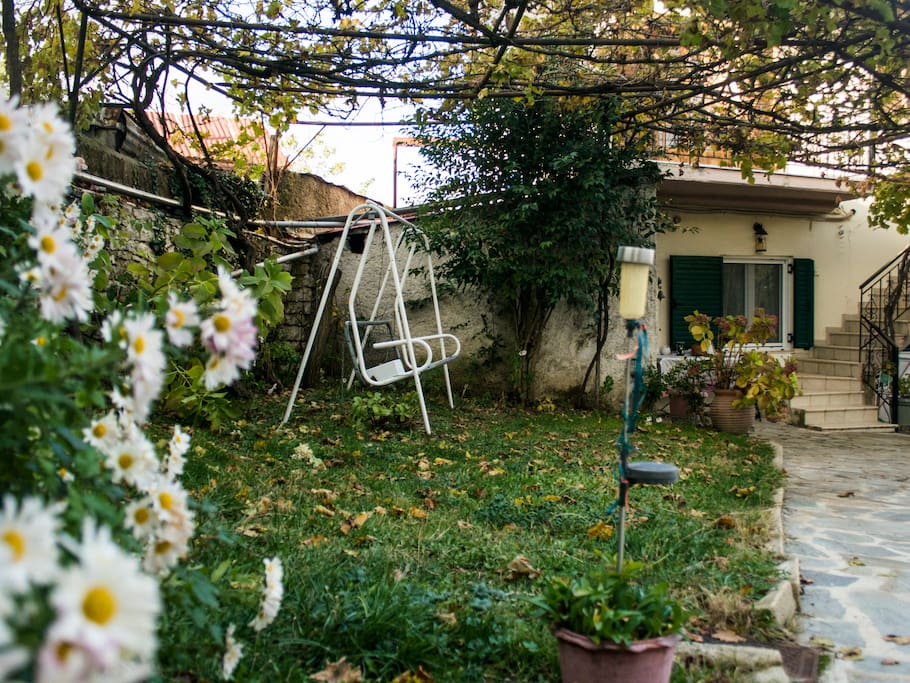 Αυλή-Garden